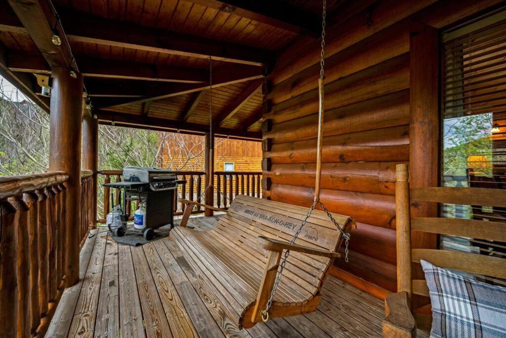 2-Bedroom Cabin With 2 Master Suites, Loft, Half-Bath And Hot Tub In A Serene Resort Setting Sevierville Exterior foto
