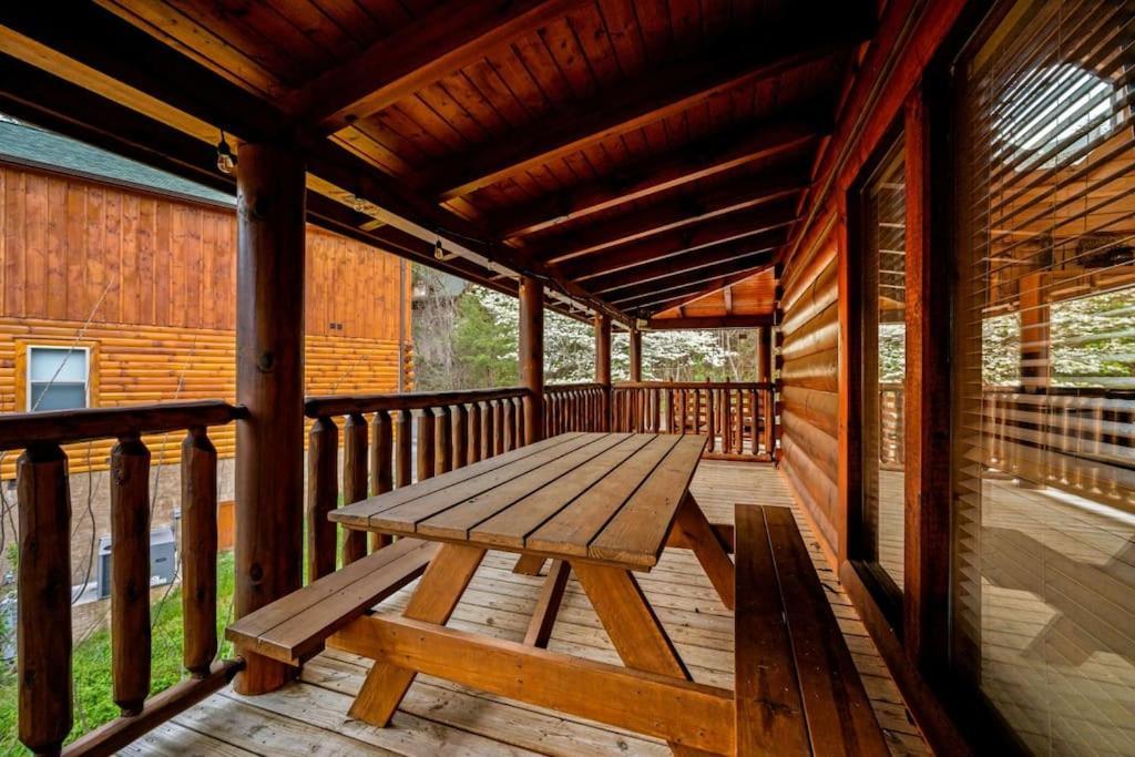 2-Bedroom Cabin With 2 Master Suites, Loft, Half-Bath And Hot Tub In A Serene Resort Setting Sevierville Exterior foto