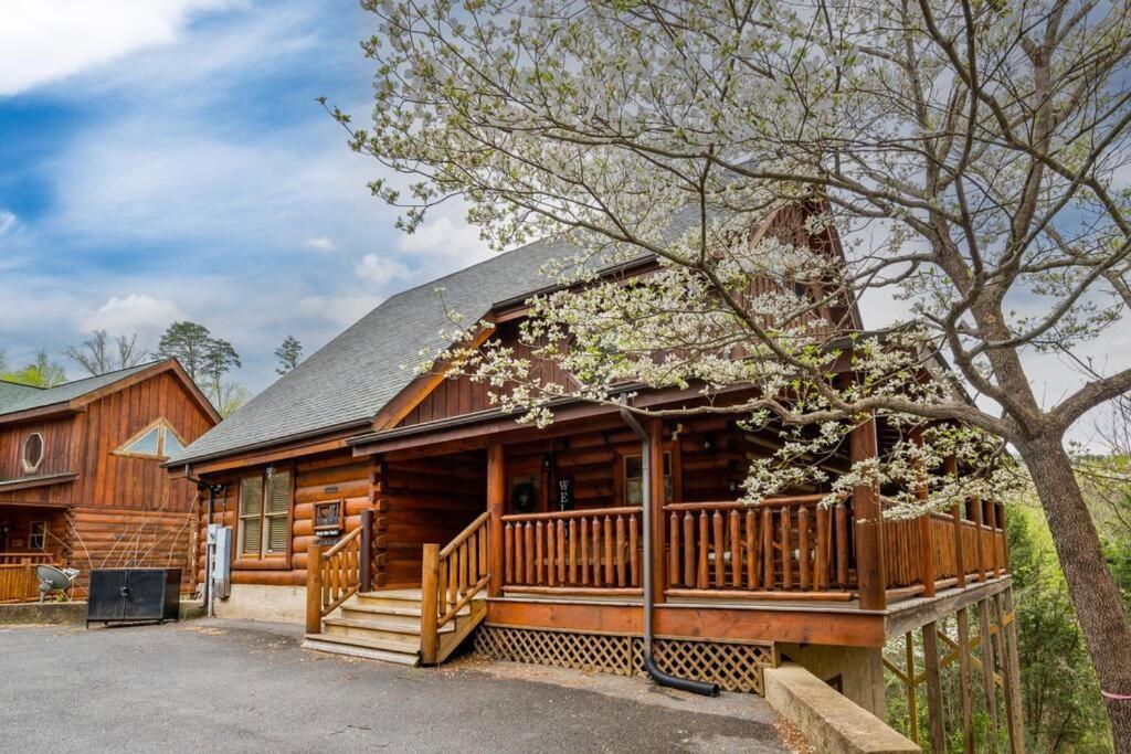 2-Bedroom Cabin With 2 Master Suites, Loft, Half-Bath And Hot Tub In A Serene Resort Setting Sevierville Exterior foto
